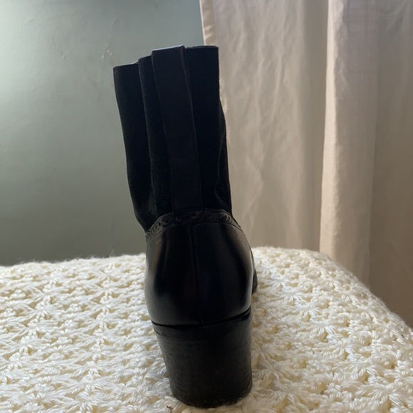 Vintage Ferragamo size 7 black ankle boots. - Picture 3 of 12